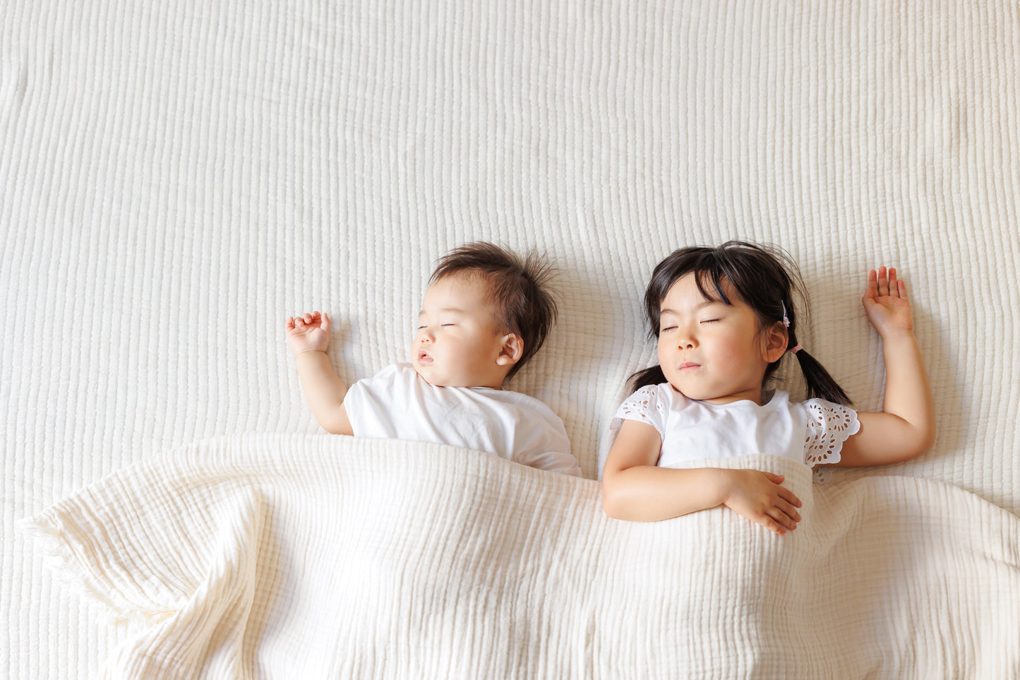 Premium single size (240 x 155 cm) bedspread made from Turkish cotton for versatile use