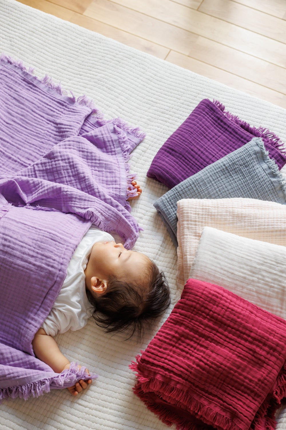 Lilac crinkled cotton gauze blanket, perfect for travel, yoga, and relaxation